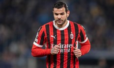 九游体育平台-AC米兰新援表现突出，助球队逆转比分