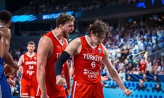 九游娱乐-包含土耳其男篮完胜日本男篮，波尔津吉斯完成帽子戏法的词条