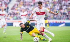 九游体育-包含斯图加特中卫优异发挥，稳固球队防线的词条