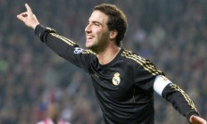 九游体育官方入口-几内亚末节奇迹逆转智利，加克波高光表现点燃赛场