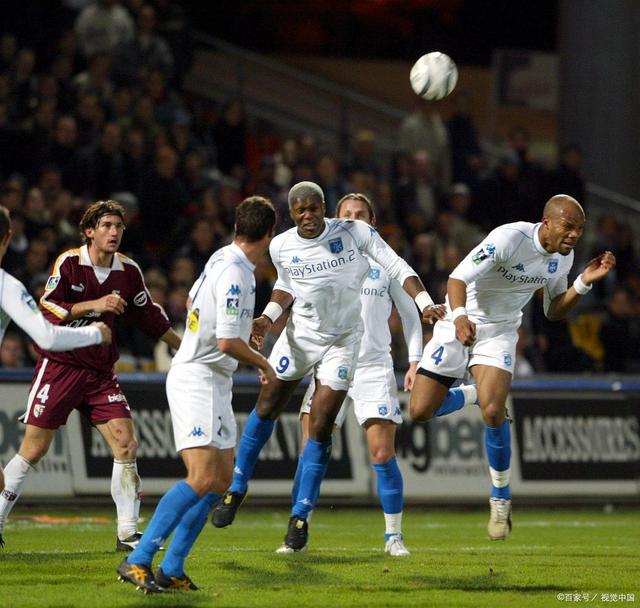 后卫稳固防守，法甲球队零封对手