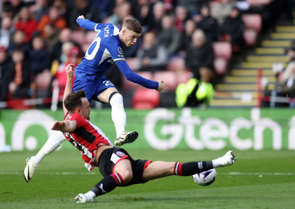 包含斯托克城战平切尔西，保级形势稍有改善的词条