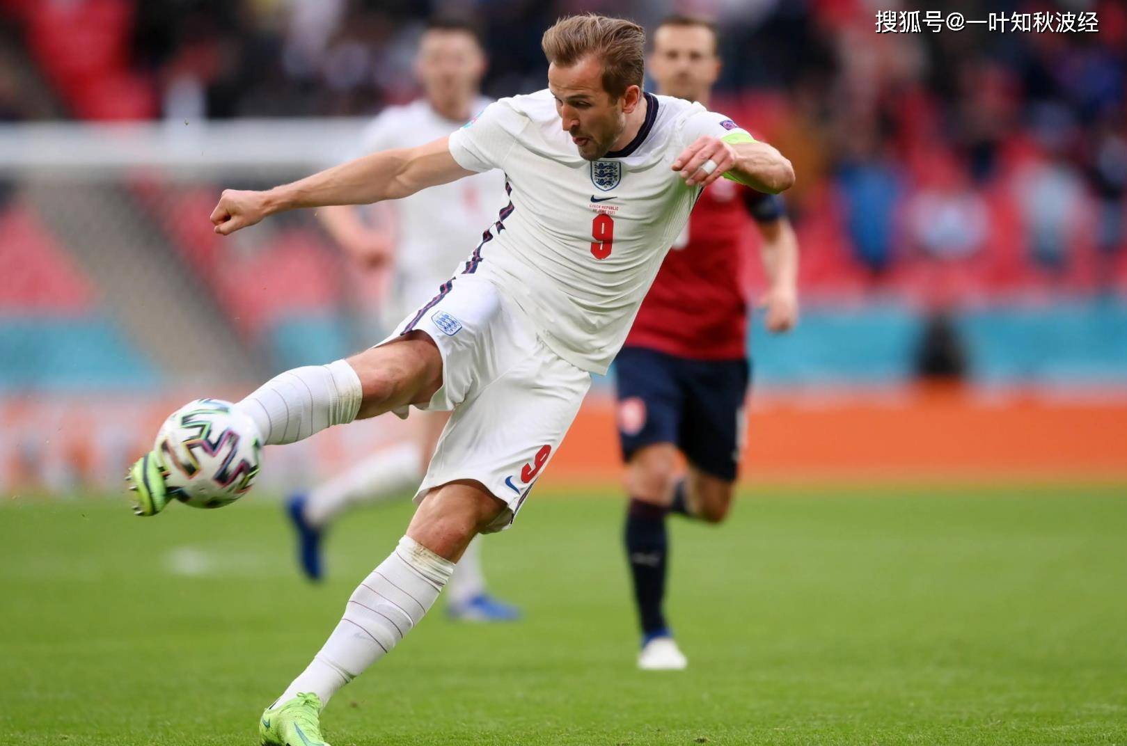 英格兰队演绎精彩胜利，跻身强的简单介绍