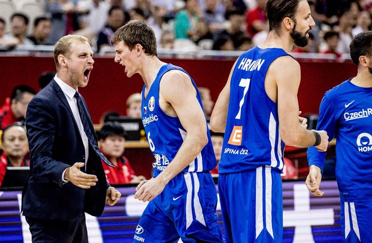 包含鲨鱼队外援助攻大升级，完美助攻队友得分的词条