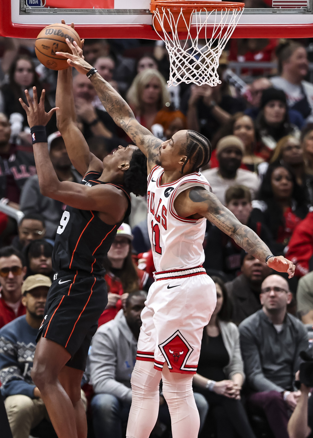 活塞击败太阳，杨两双助球队连胜