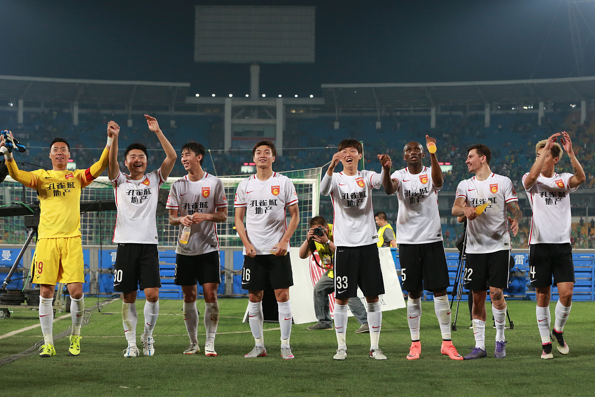 包含日本队在赛场上取得胜利的词条