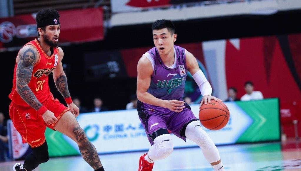 关于战术调整巧妙，球队稳住局势稳拿比赛的信息