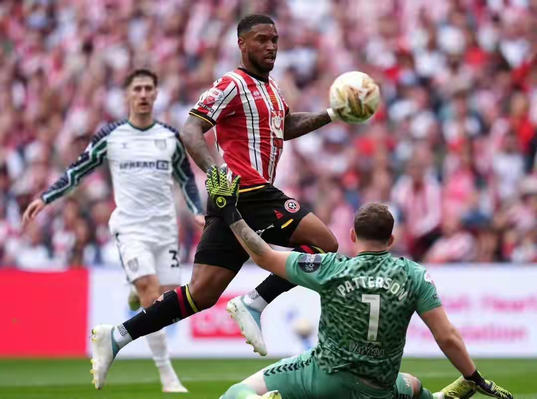 荷兰国家队后卫遭遇禁赛，球队状态下滑