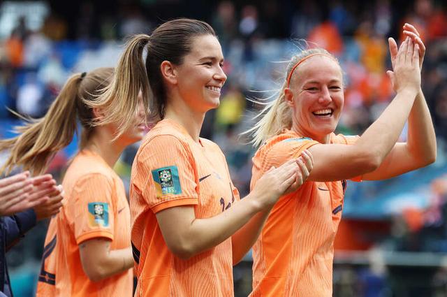 南非队在比赛中取得胜利，展现出色表现