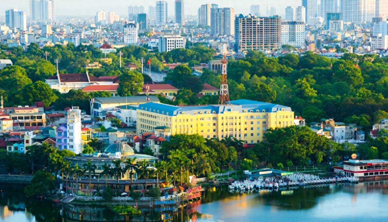 包含越南足球联赛：河内T&T对阵胡志明城的词条