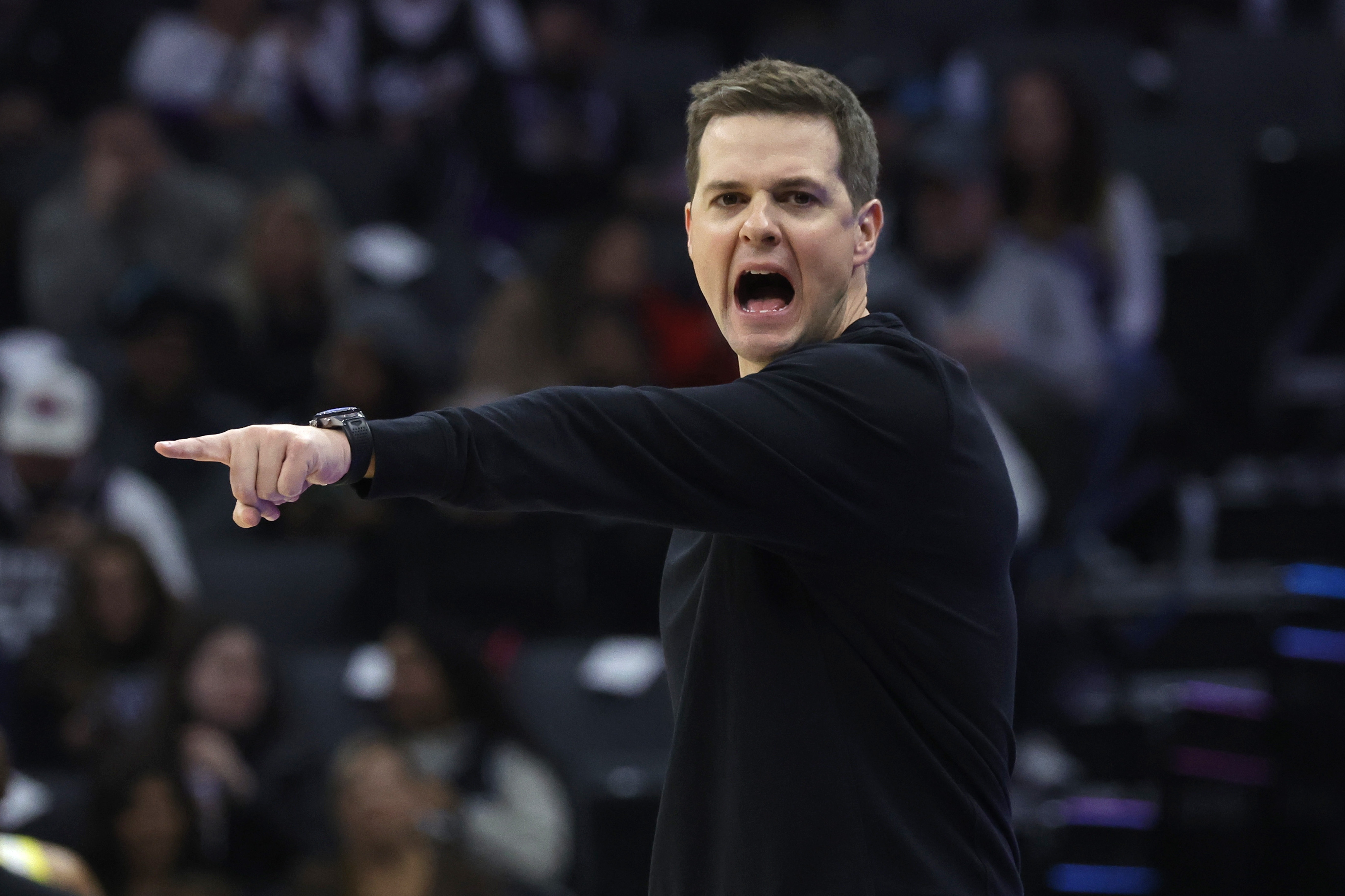 关于爵士球员群策群力备战公牛，争取胜利的信息