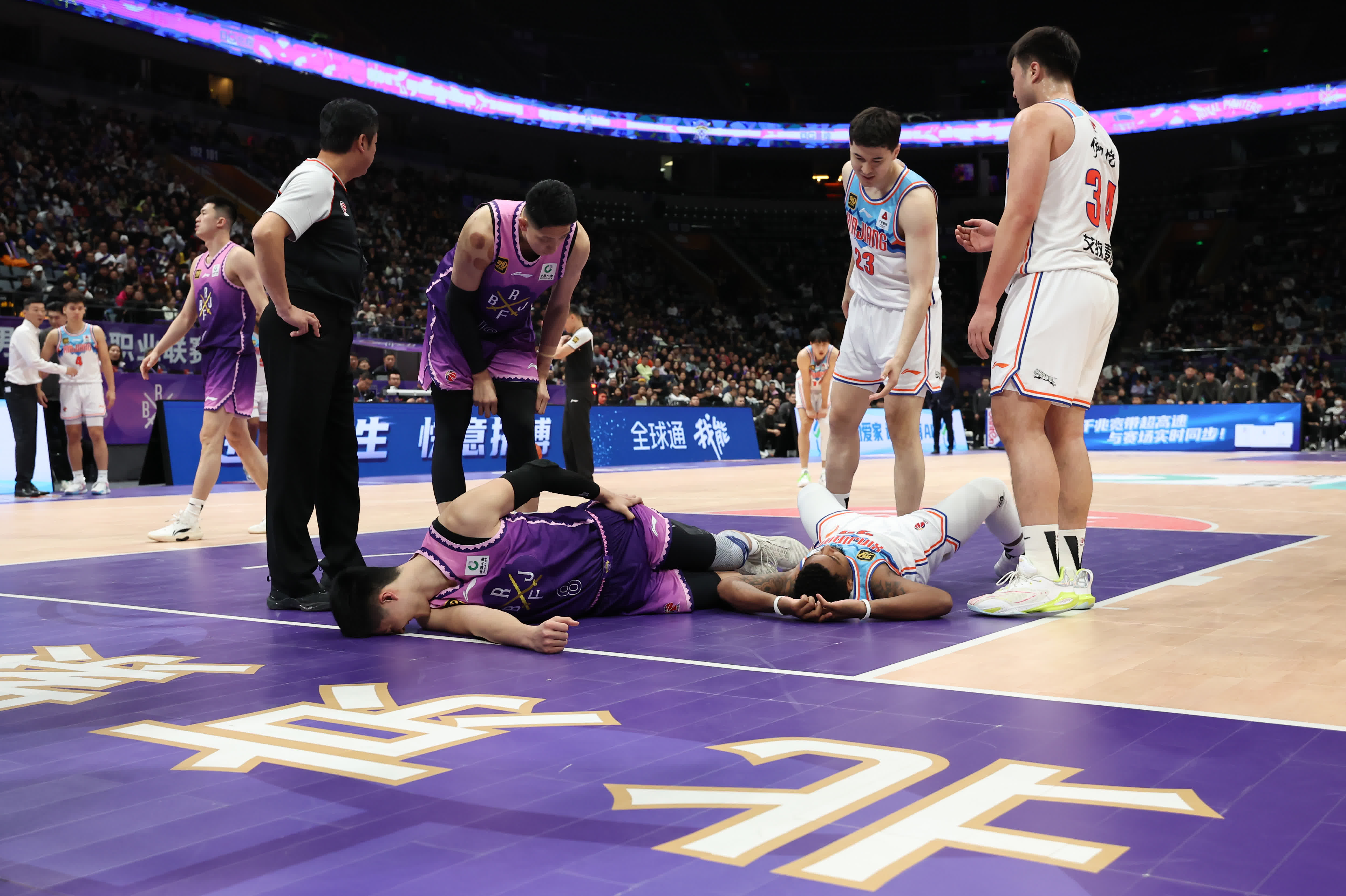 关于新一轮比赛拉开序幕，各队教练极力备战的信息