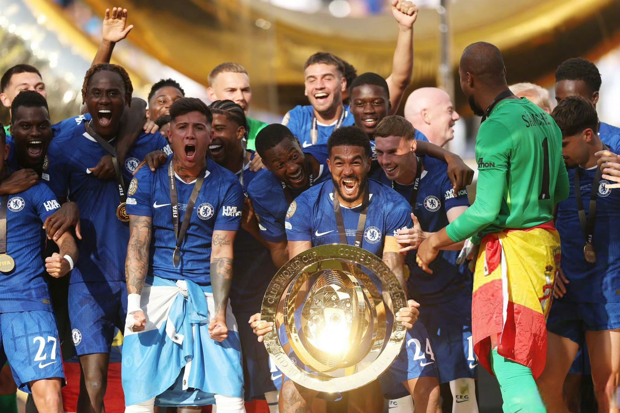 巴黎圣日耳曼击败俄罗斯冠军晋级