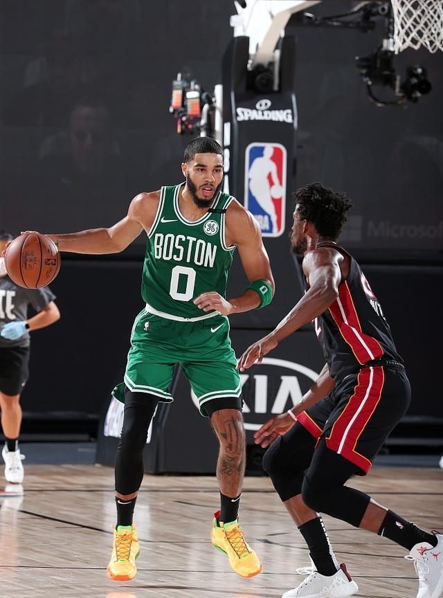 包含凯尔特人翻盘四川队，高诗岩惊艳四座的词条