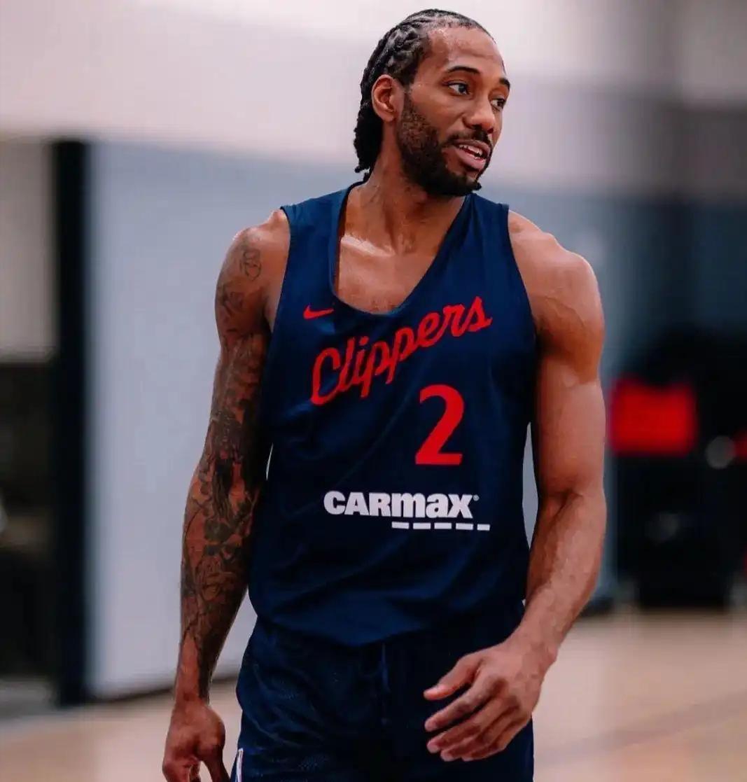 公牛鏖战76人，伦纳德高光表现