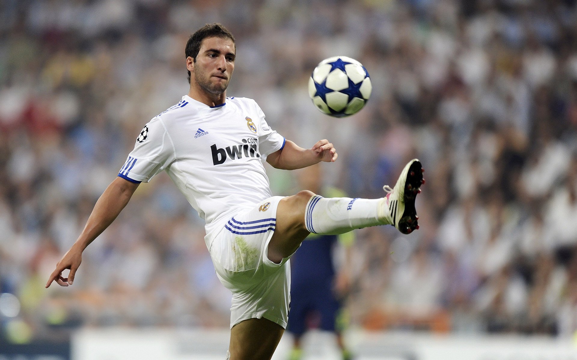 跨界主宰,从掘金决胜局到欧冠赛场,解读接管时刻的王者逻辑