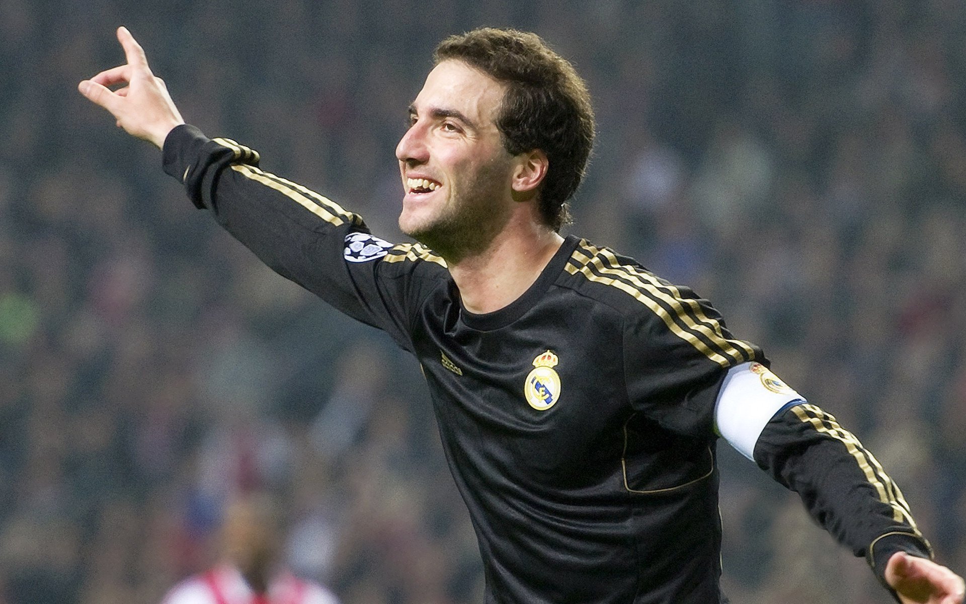 巴尔韦德点燃赛场，荷兰鏖战土耳其，一场技术与意志的碰撞