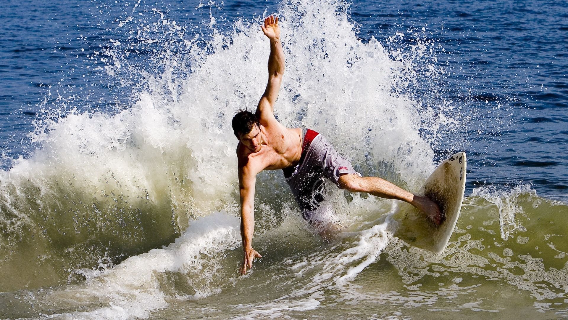 西亚卡姆无解表现撕裂防线，奇才爆冷胜湖人揭示战术新格局