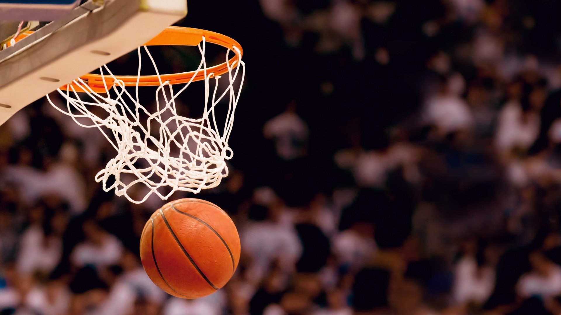 这是一篇基于你提供的关键词创作的深度文章。我将思维扩展为一个兼具戏剧张力与战术深度的标题，然后展开正文，着重描写格列兹曼的指挥家作用以及门将的神迹